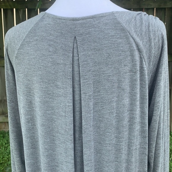 WHBM Gray Hi-Lo Long Sleeved Shirt - Picture 7 of 9